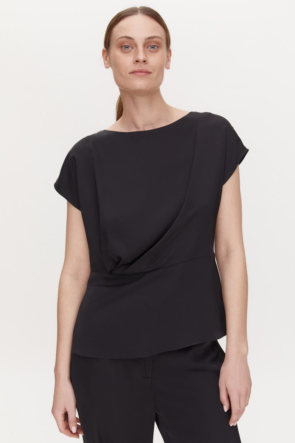 חולצת נורית