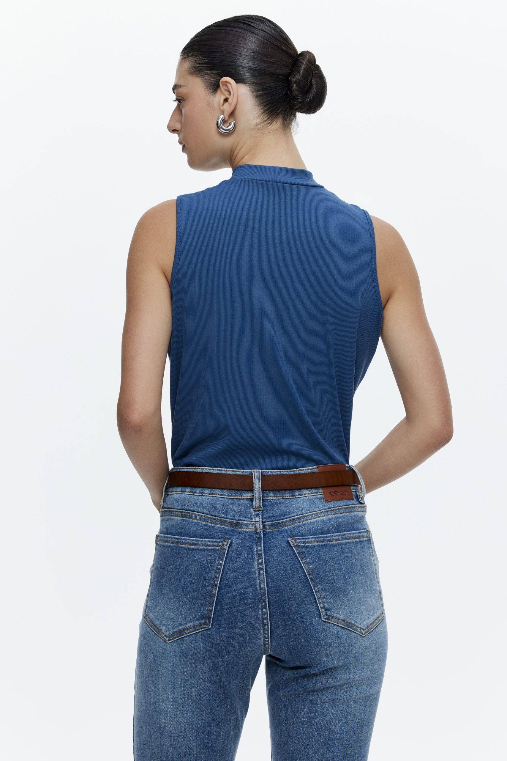 גופיית טריאסט