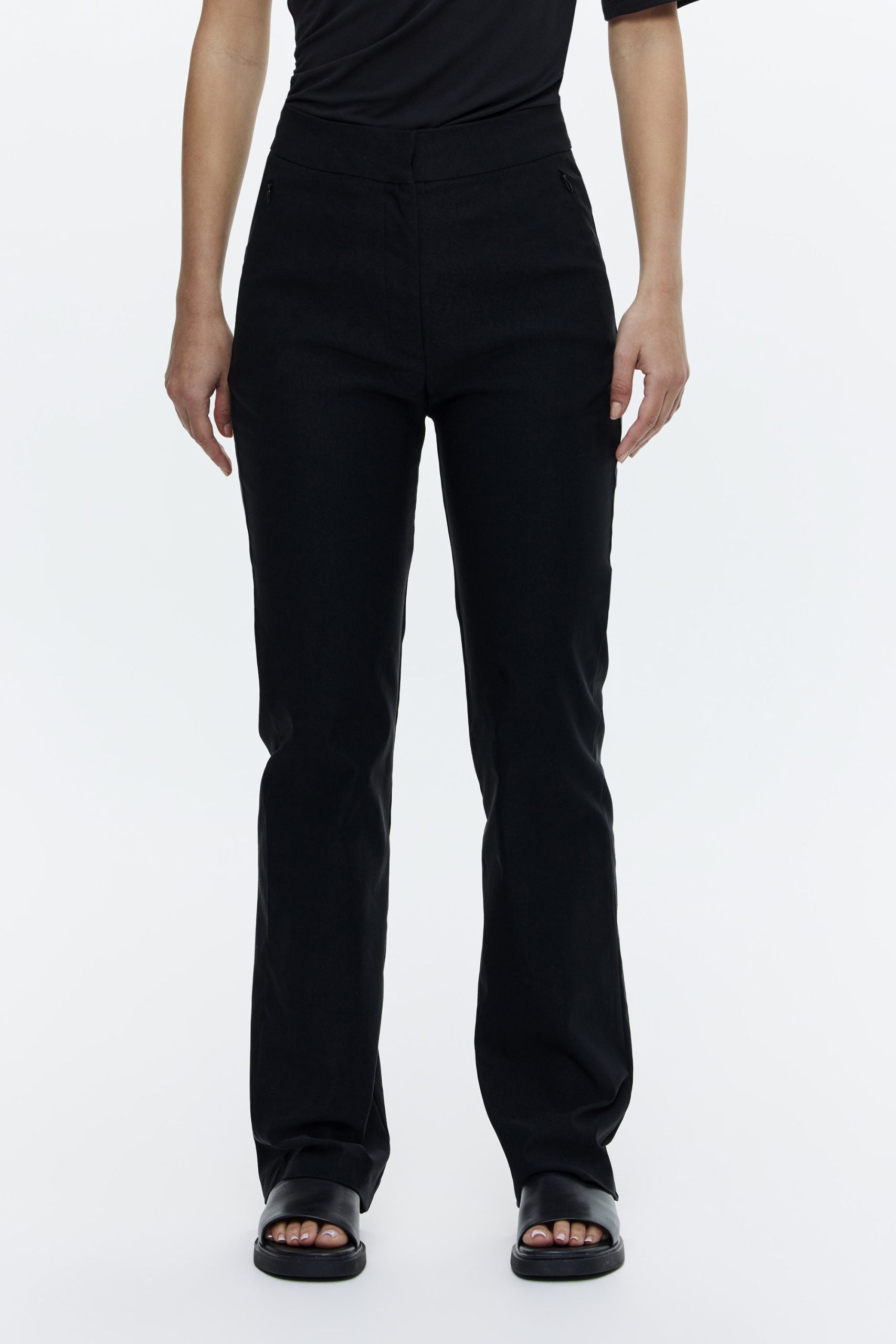 מכנסי נגויה