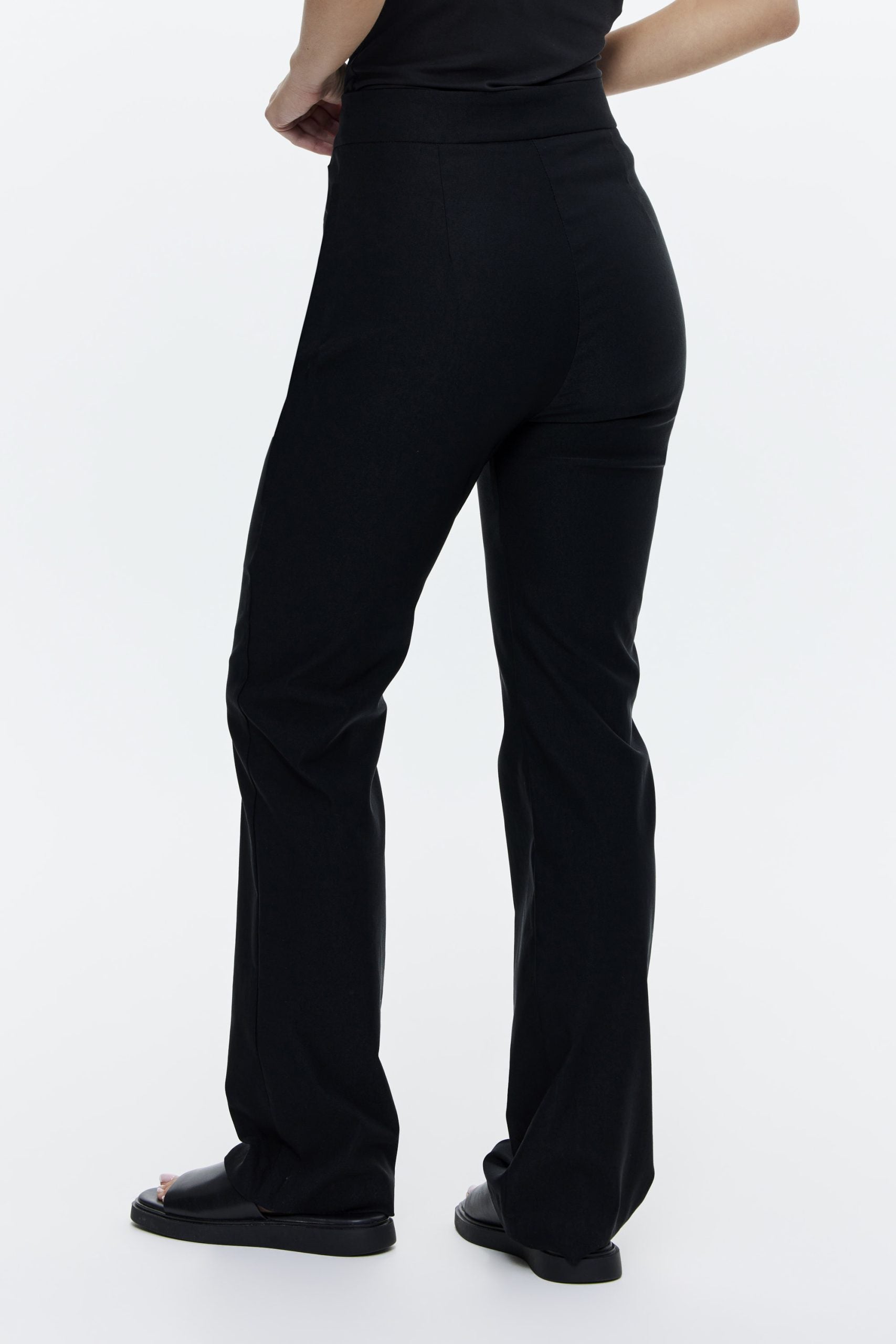 מכנסי נגויה