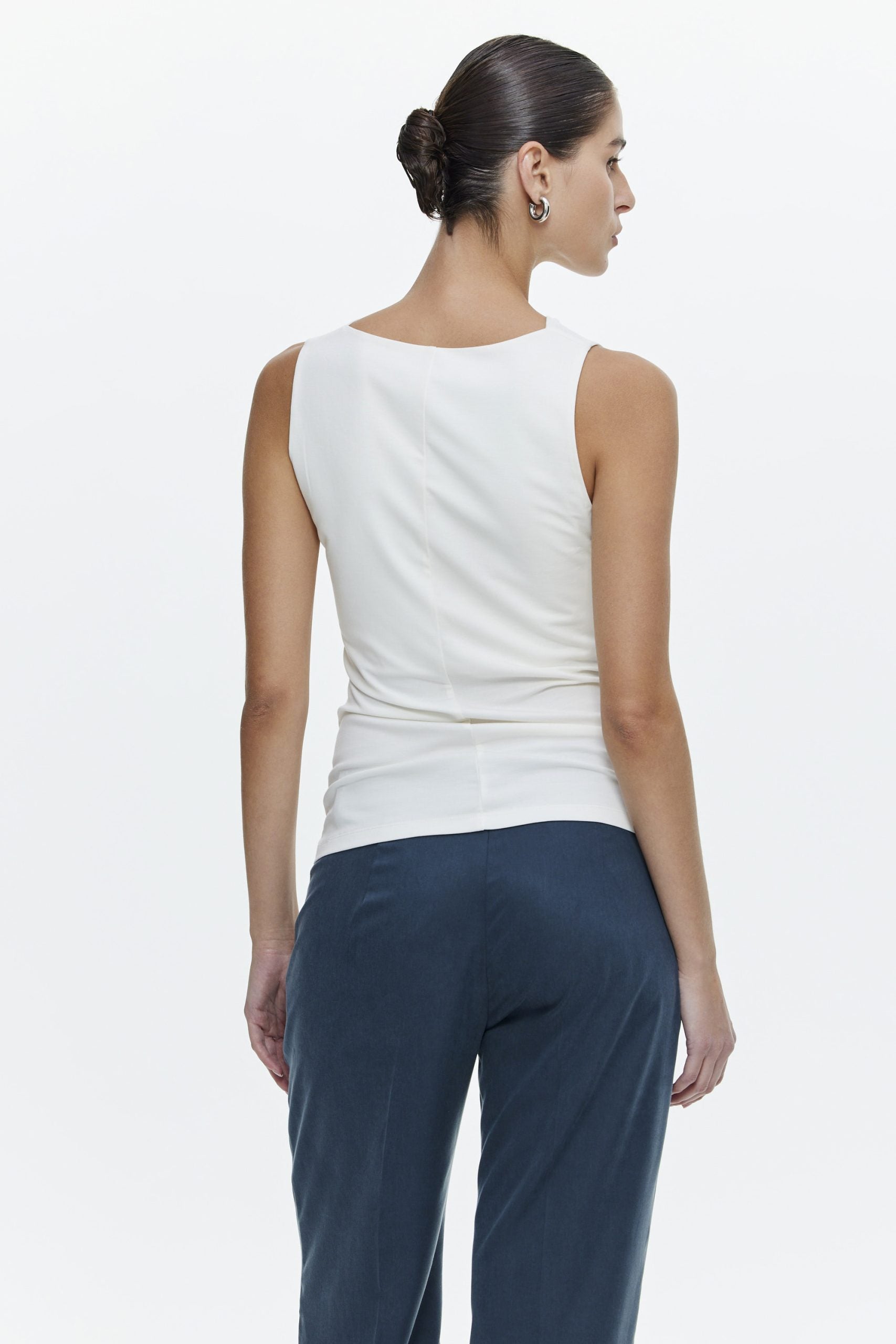 גופיית אביגל