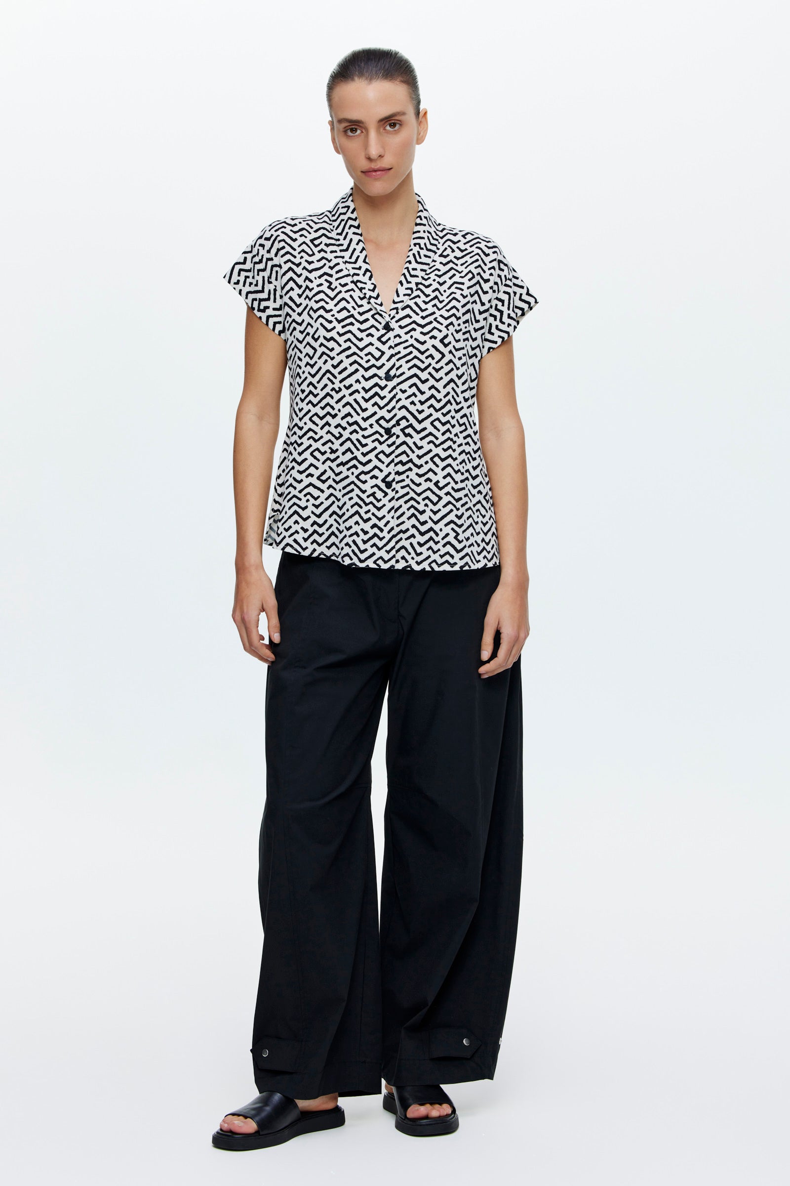 חולצת בת חן