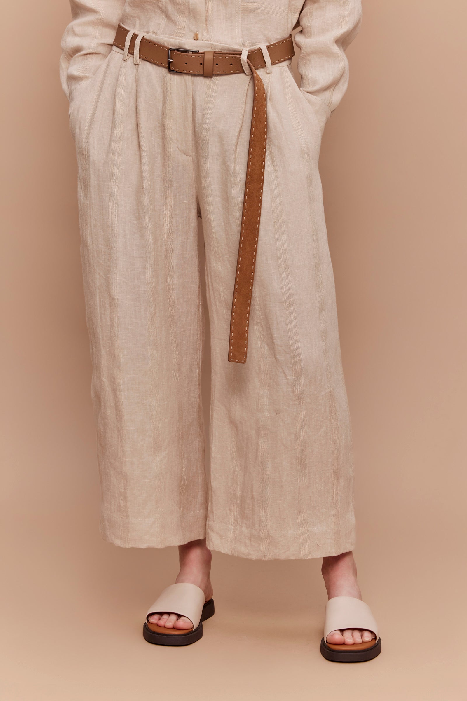 מכנסי אורית