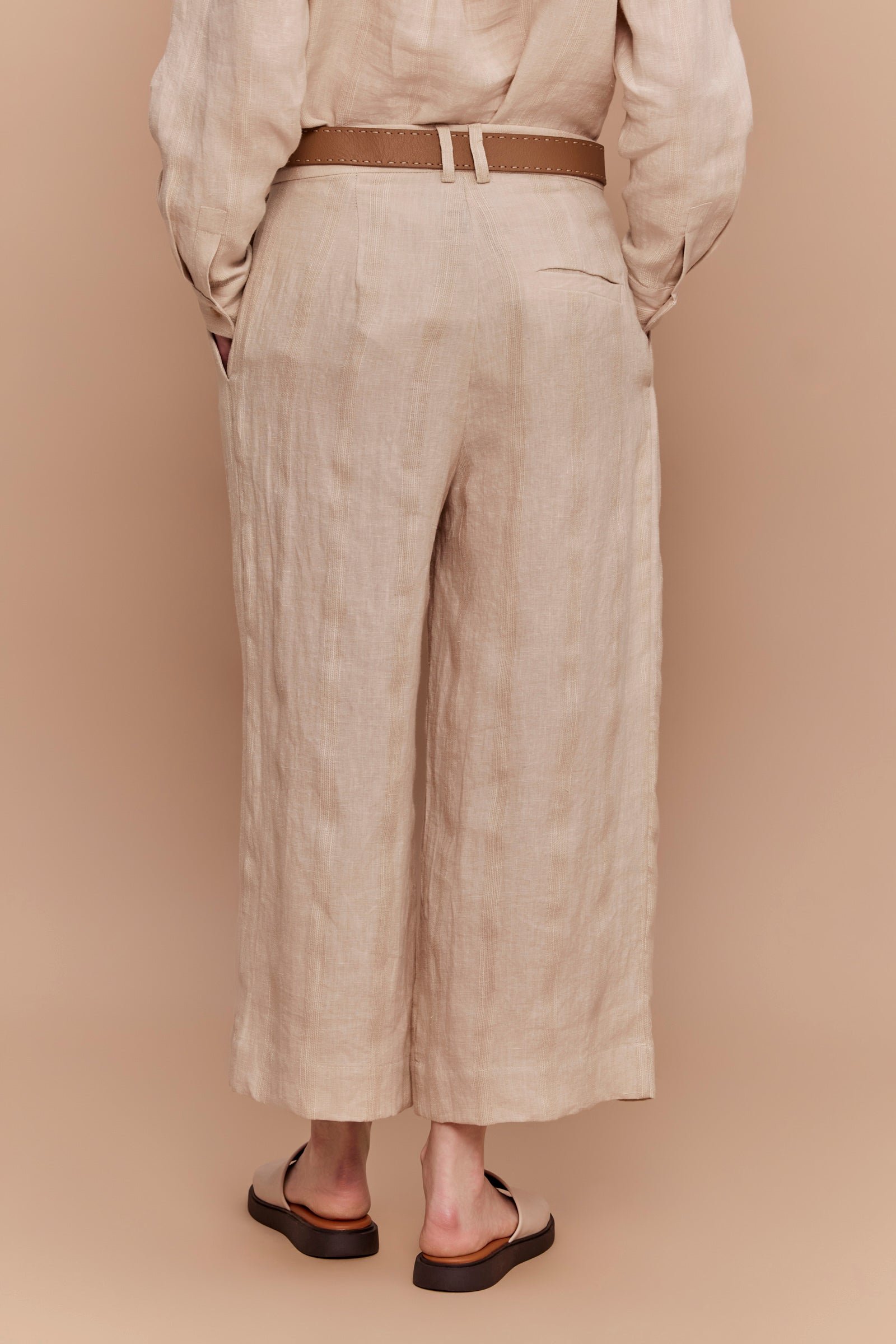 מכנסי אורית