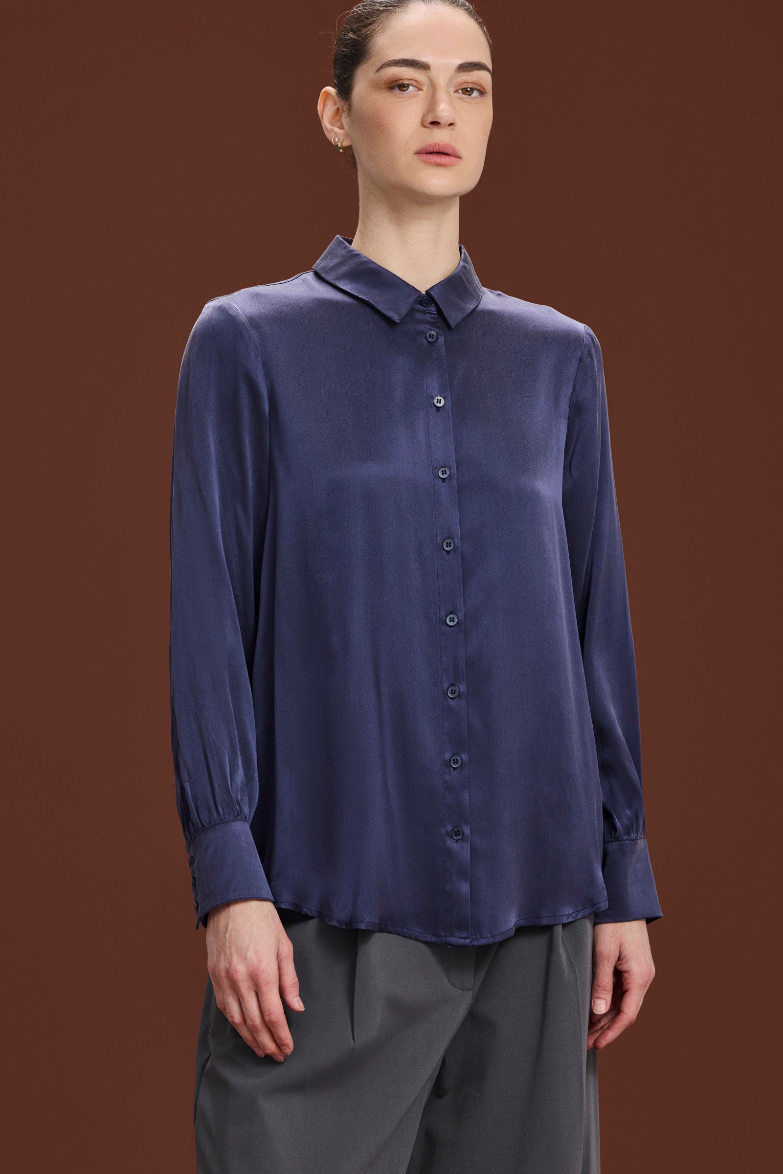 חולצת משי נגה