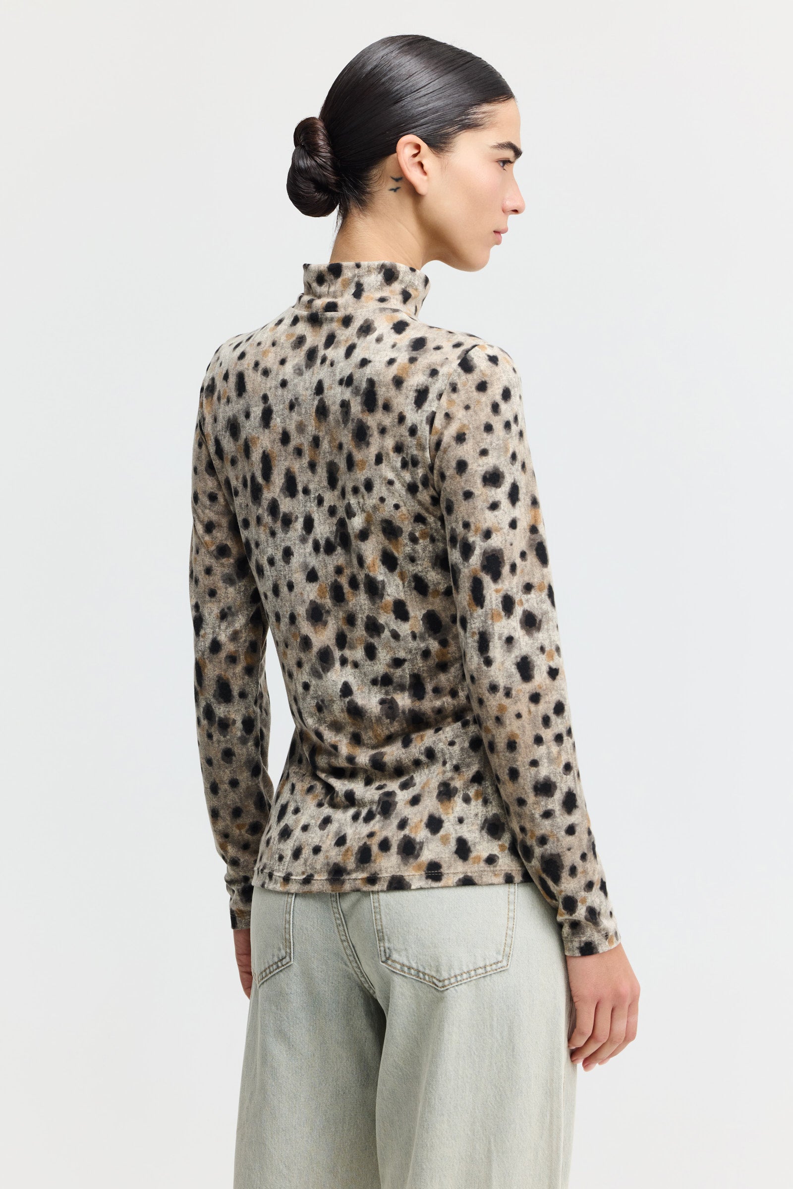 חולצת אביטל