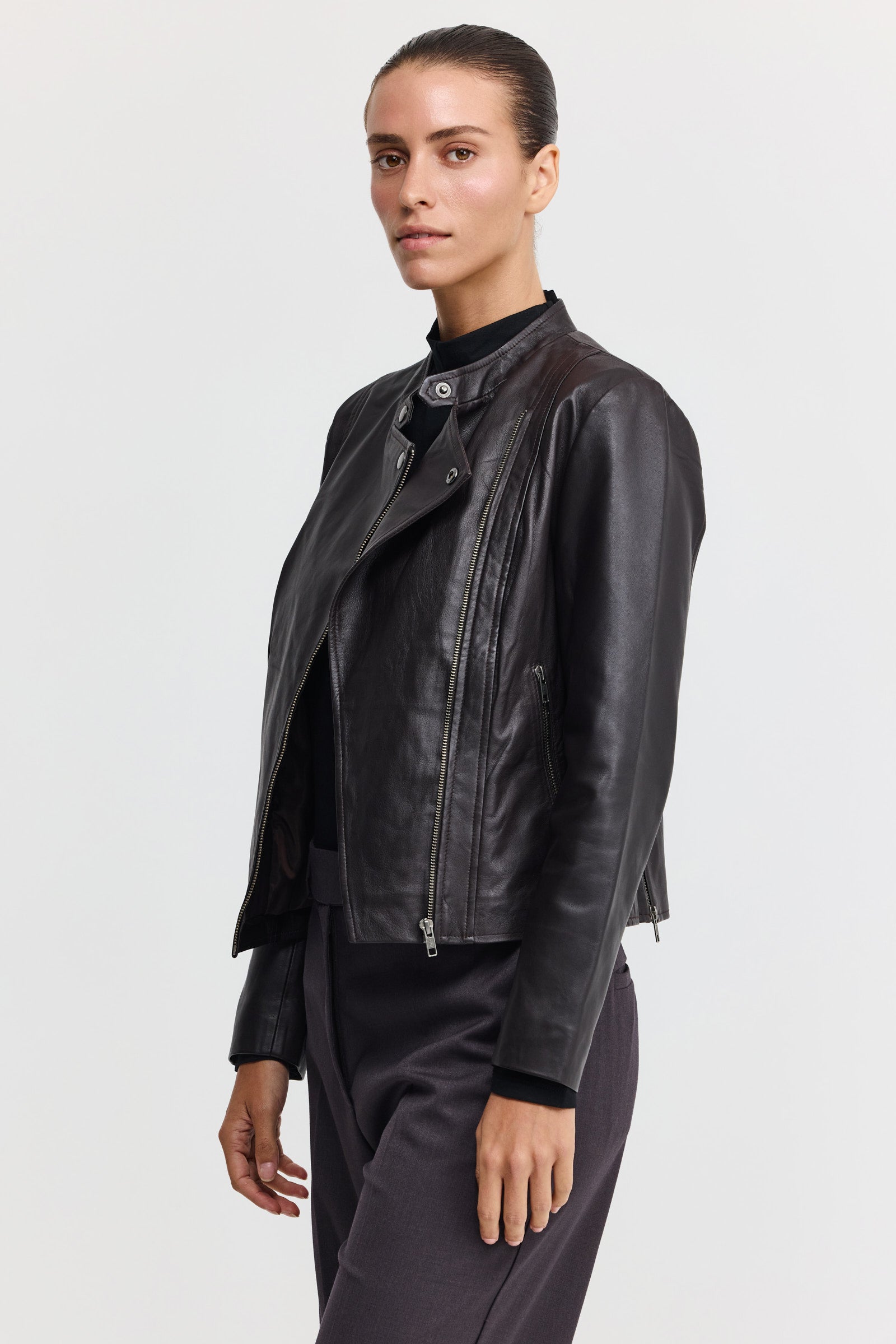 ז'קט עור סופיה