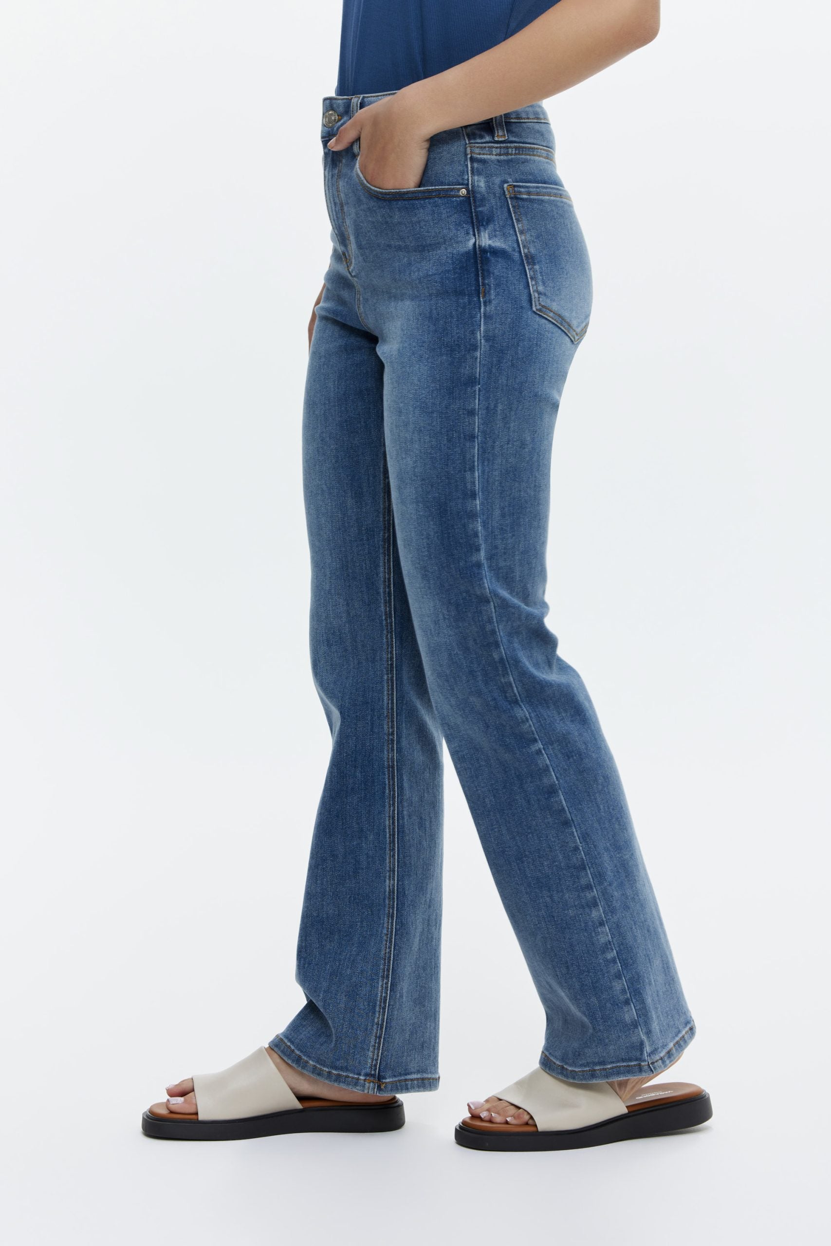 ג'ינס ג'קרטה