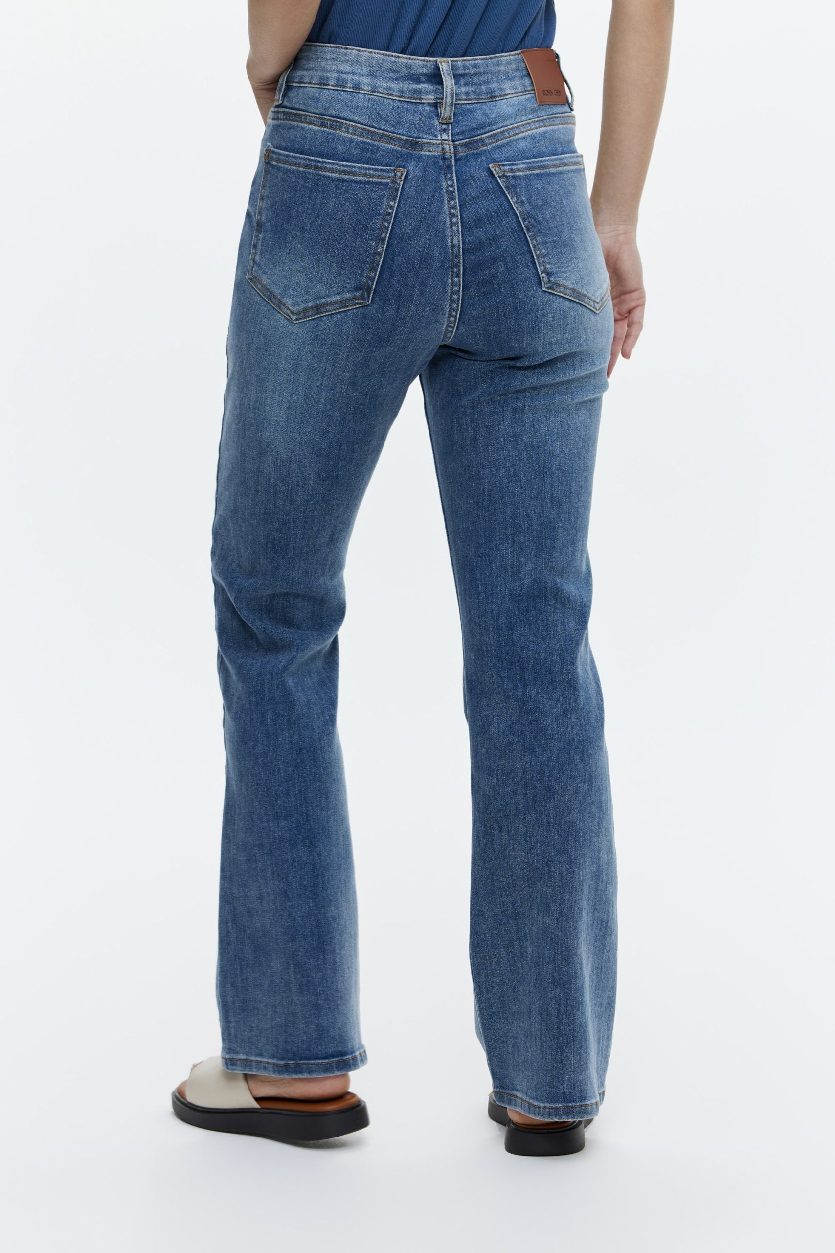 ג'ינס ג'קרטה