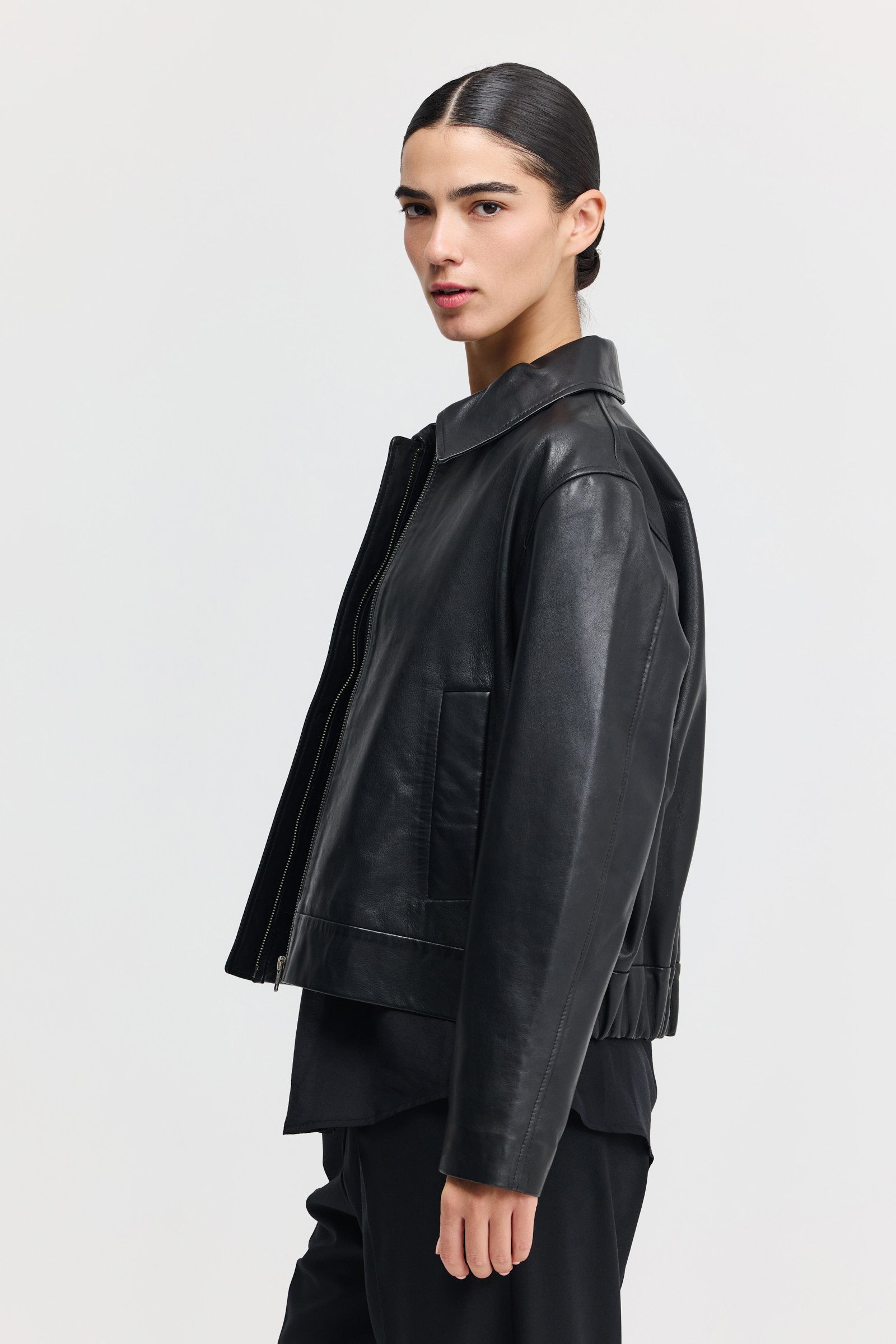 ז'קט עור קאי