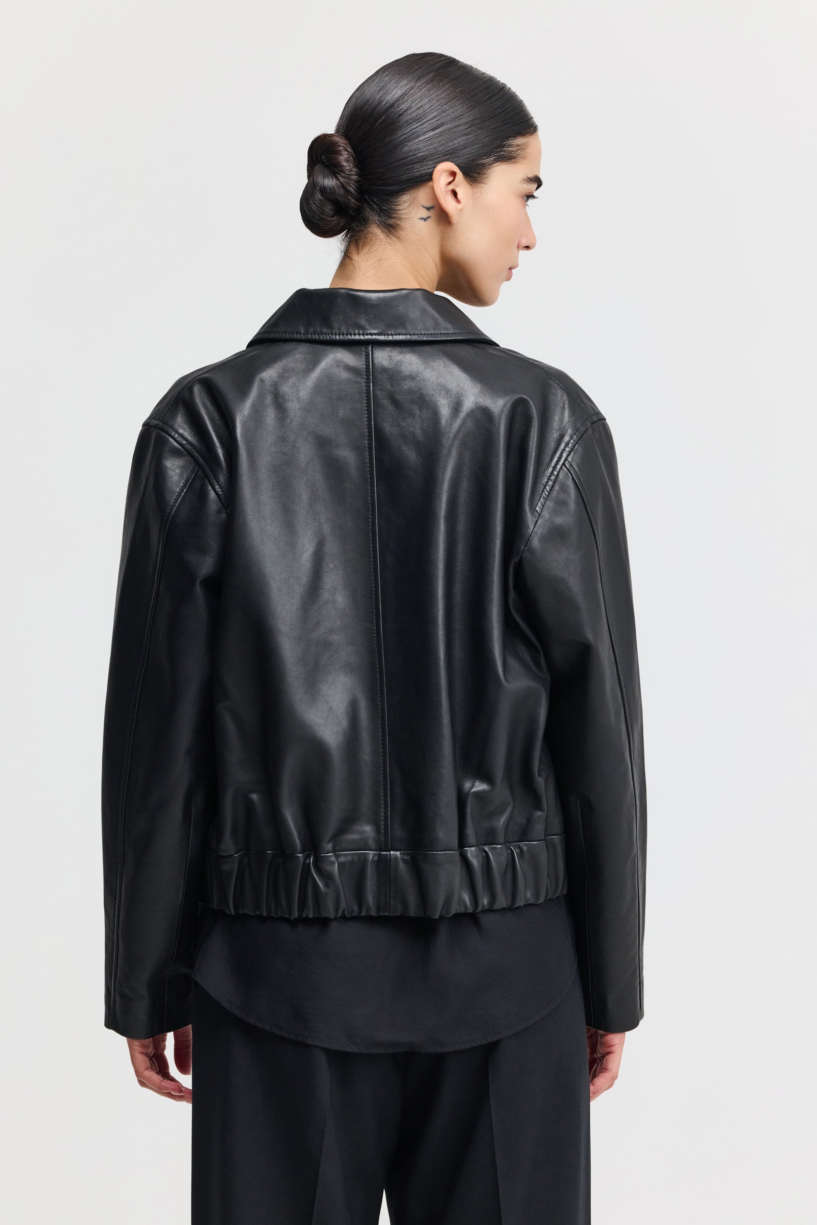 ז'קט עור קאי