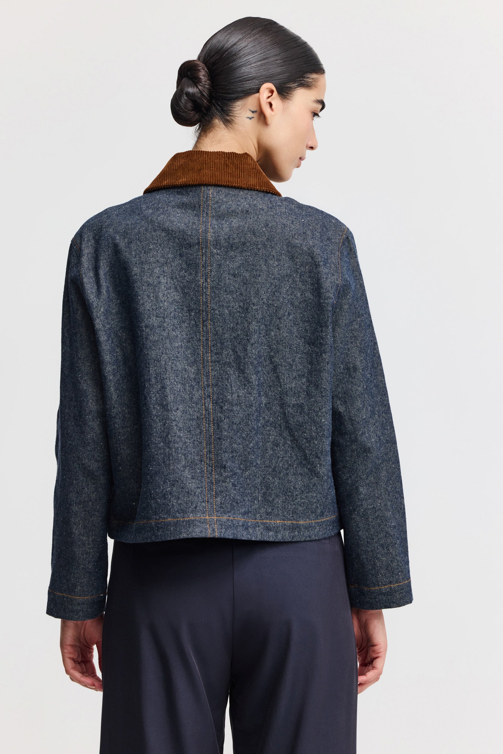 ג'קט ג'ינס אריה