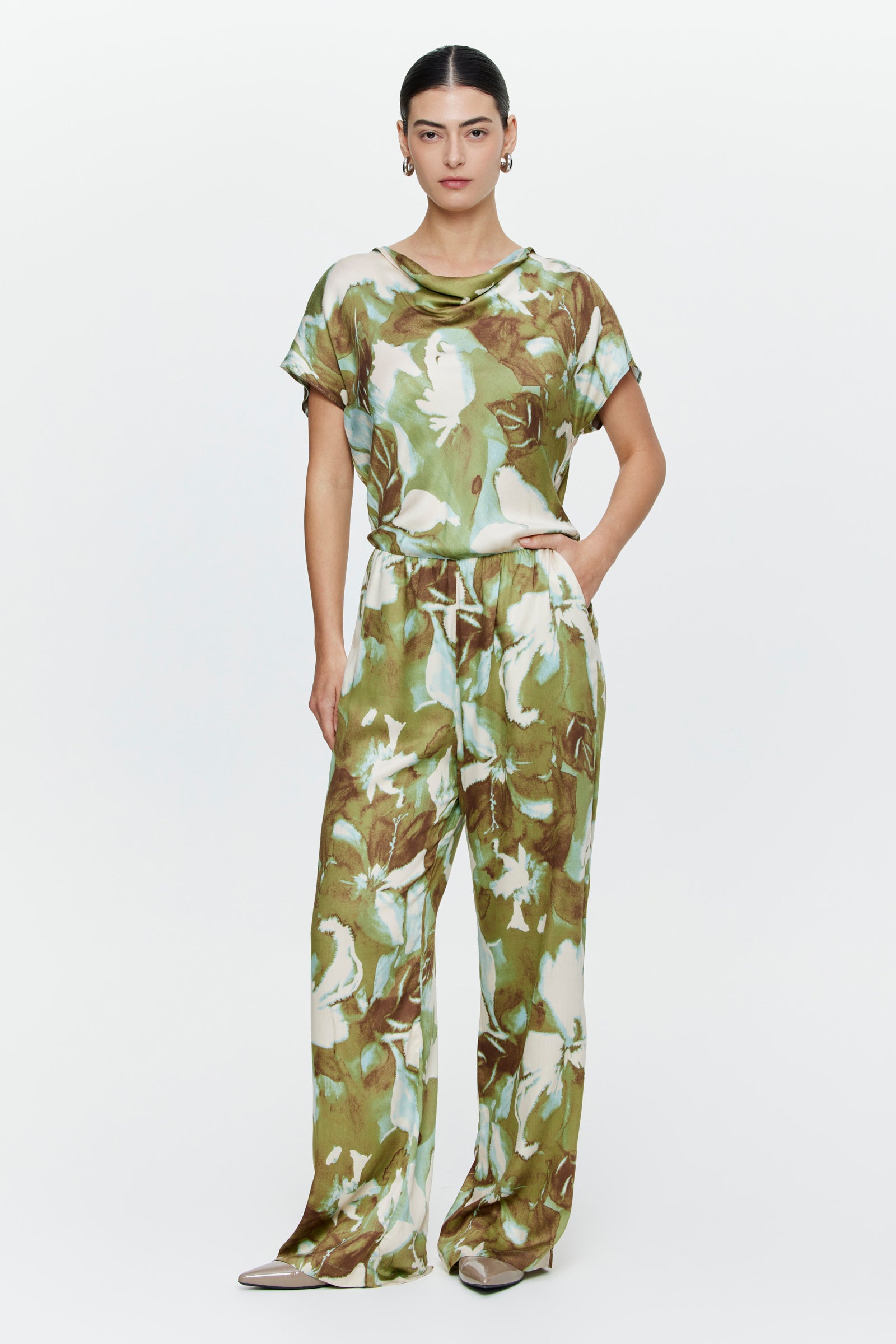 אוברול ורדית