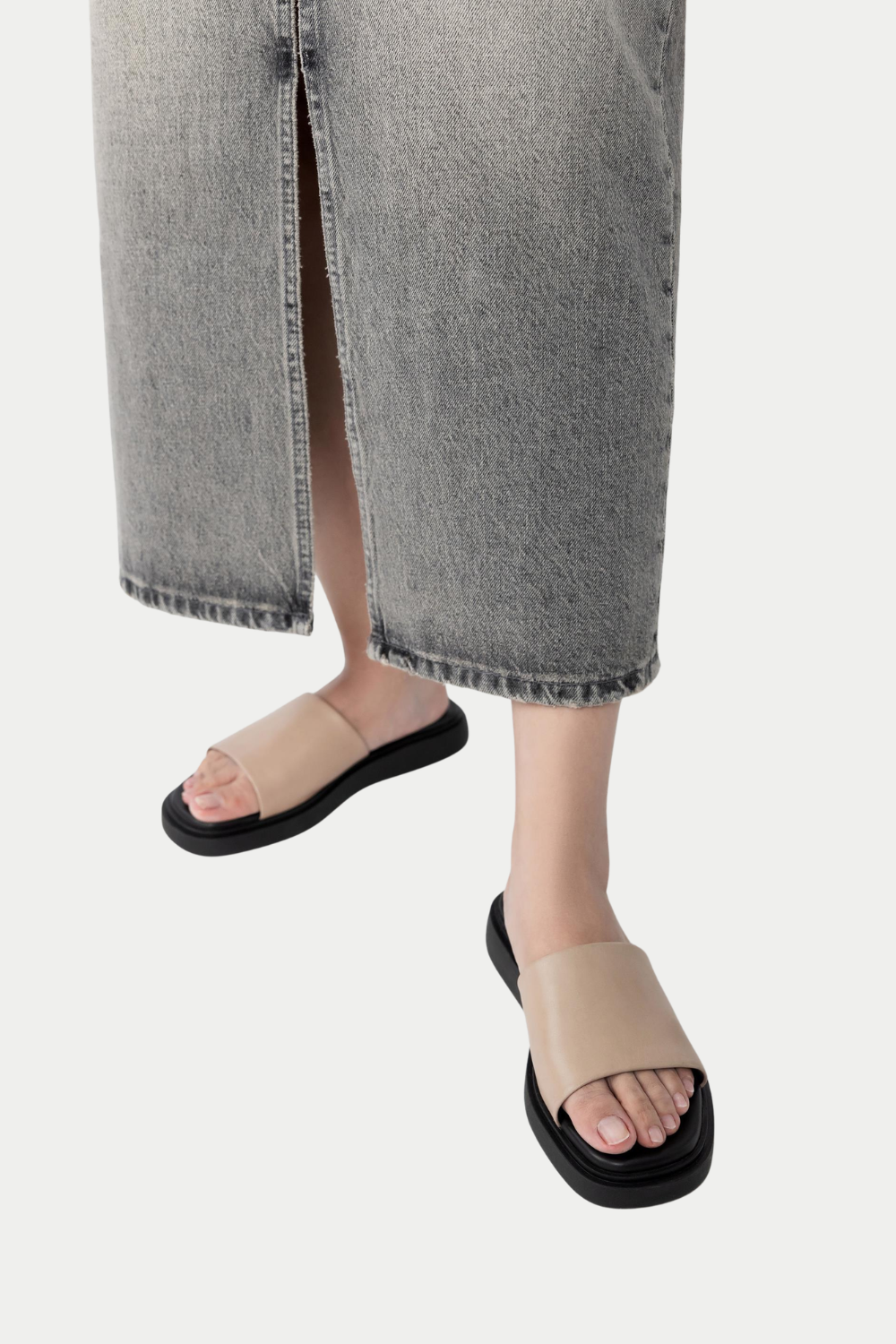 Vagabond Connie Slides