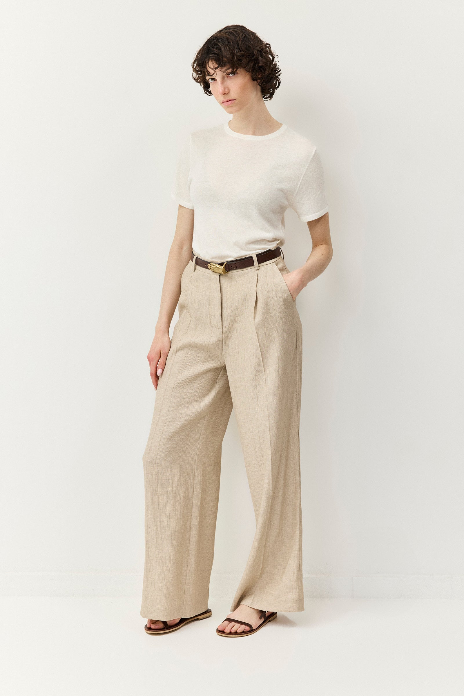 מכנסיים שזורמים על הכל