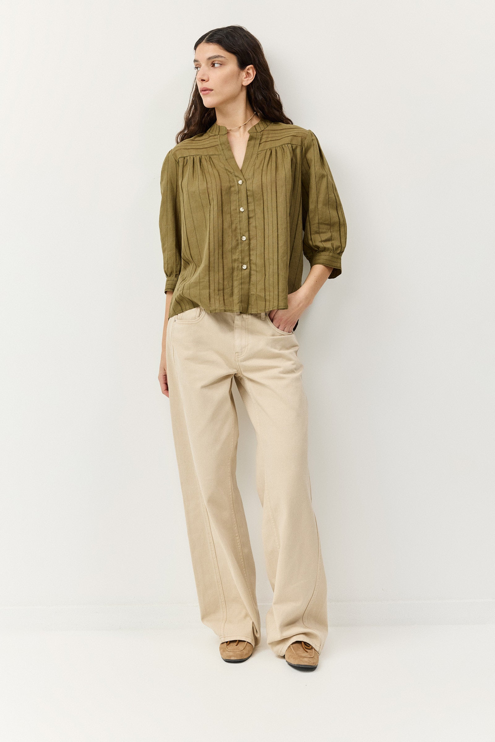 חולצה שבאה לעבוד