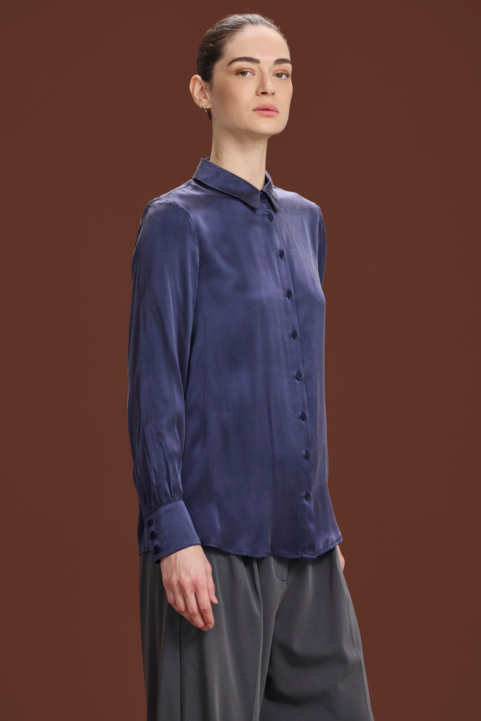 חולצת משי נגה