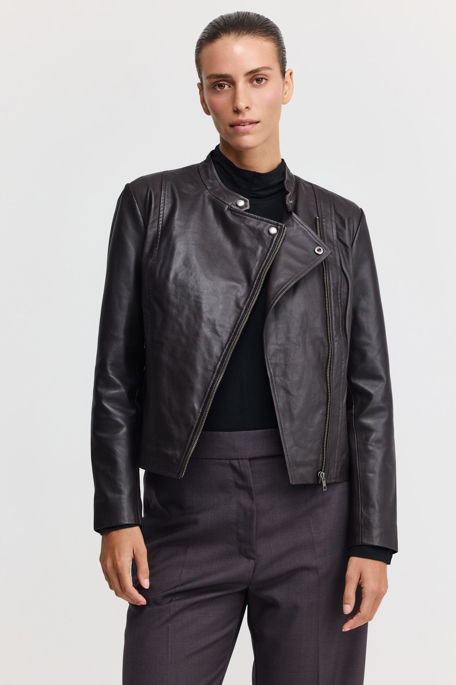 ז'קט עור סופיה