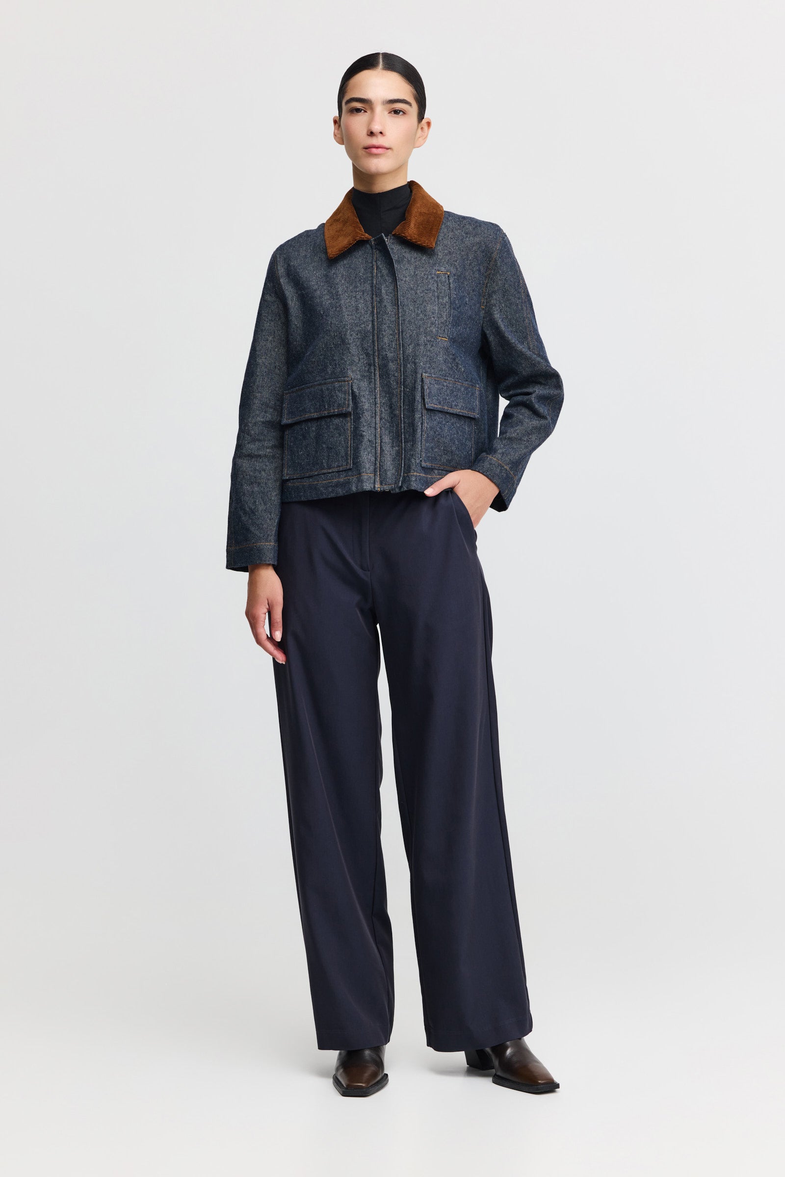 ג'קט ג'ינס אריה