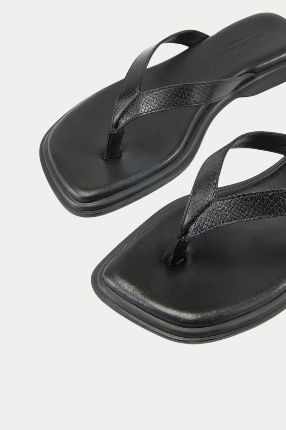 vagabond Izzy Slides